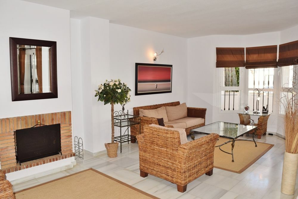 Apartamentos Y Casas Serinamar Marbella El Ángel Kültér fotó