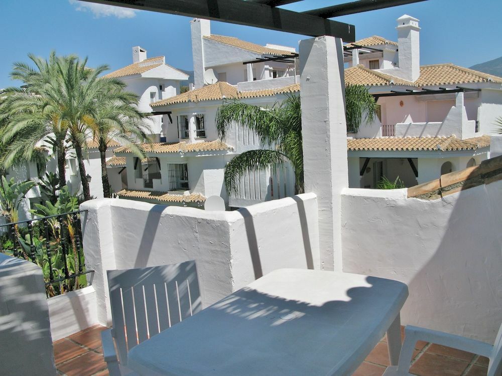Apartamentos Y Casas Serinamar Marbella El Ángel Kültér fotó