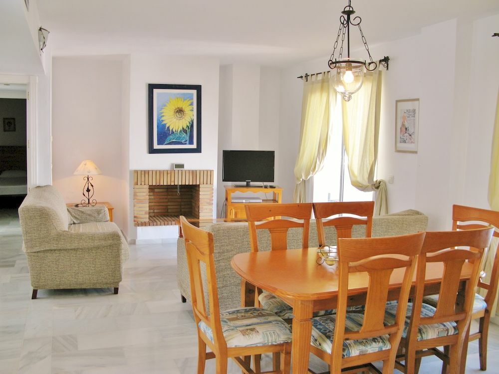 Apartamentos Y Casas Serinamar Marbella El Ángel Kültér fotó