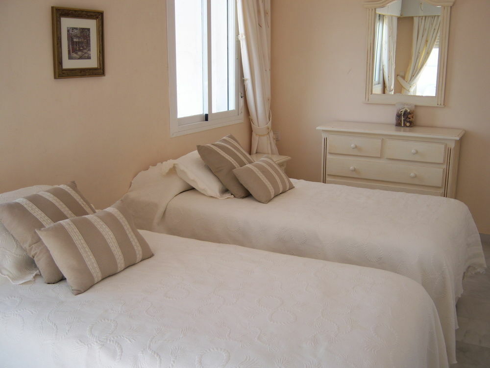 Apartamentos Y Casas Serinamar Marbella El Ángel Kültér fotó