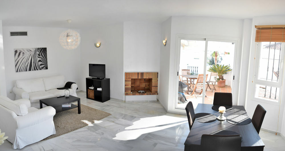 Apartamentos Y Casas Serinamar Marbella El Ángel Kültér fotó
