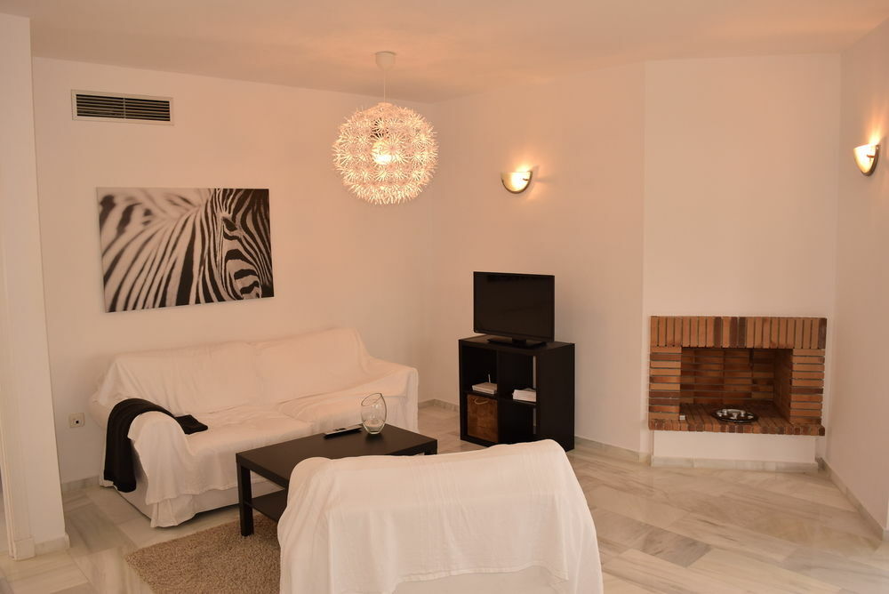 Apartamentos Y Casas Serinamar Marbella El Ángel Kültér fotó